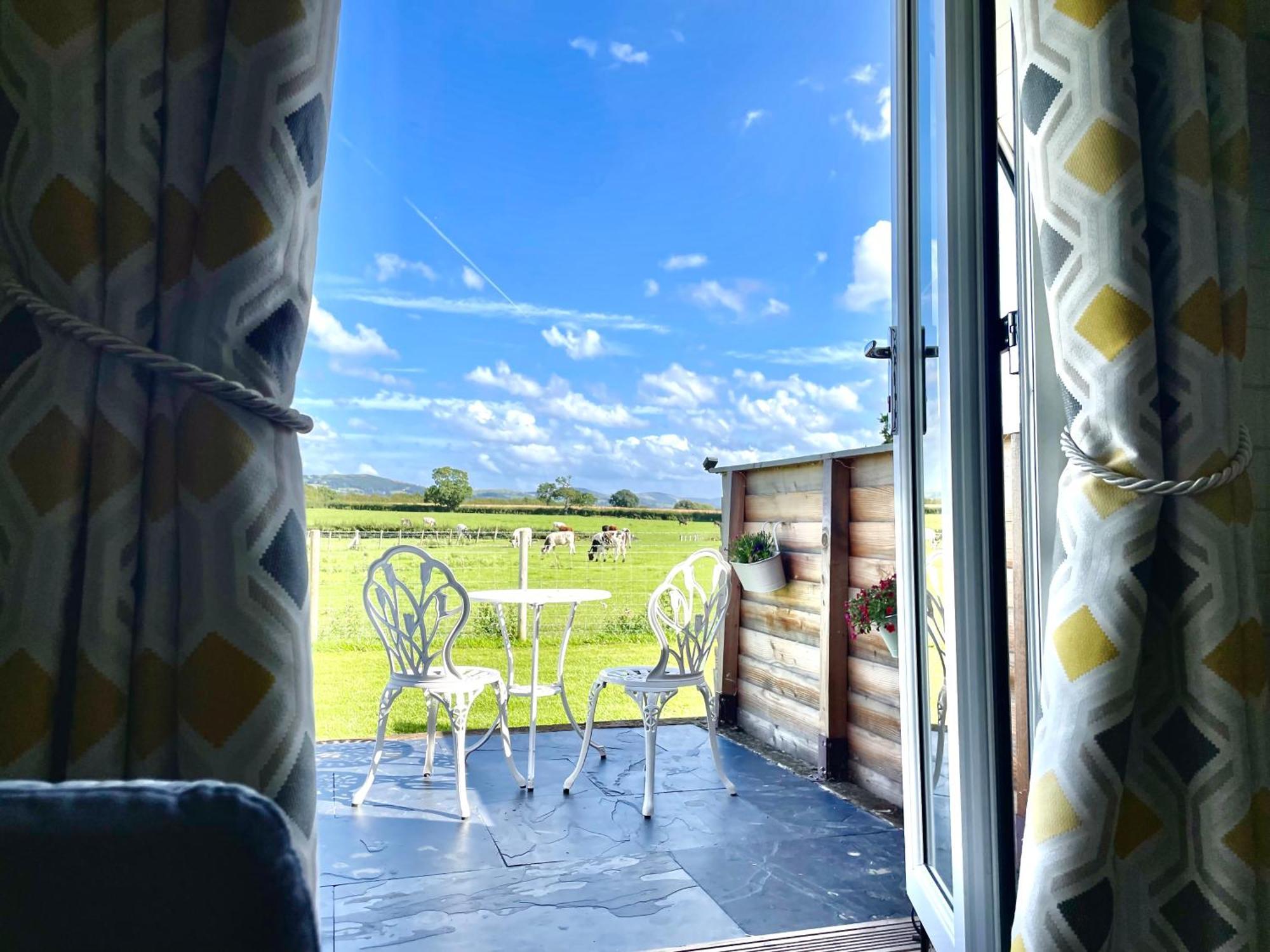 Abbey Farm Luxury Glamping Rhuddlan Exterior foto